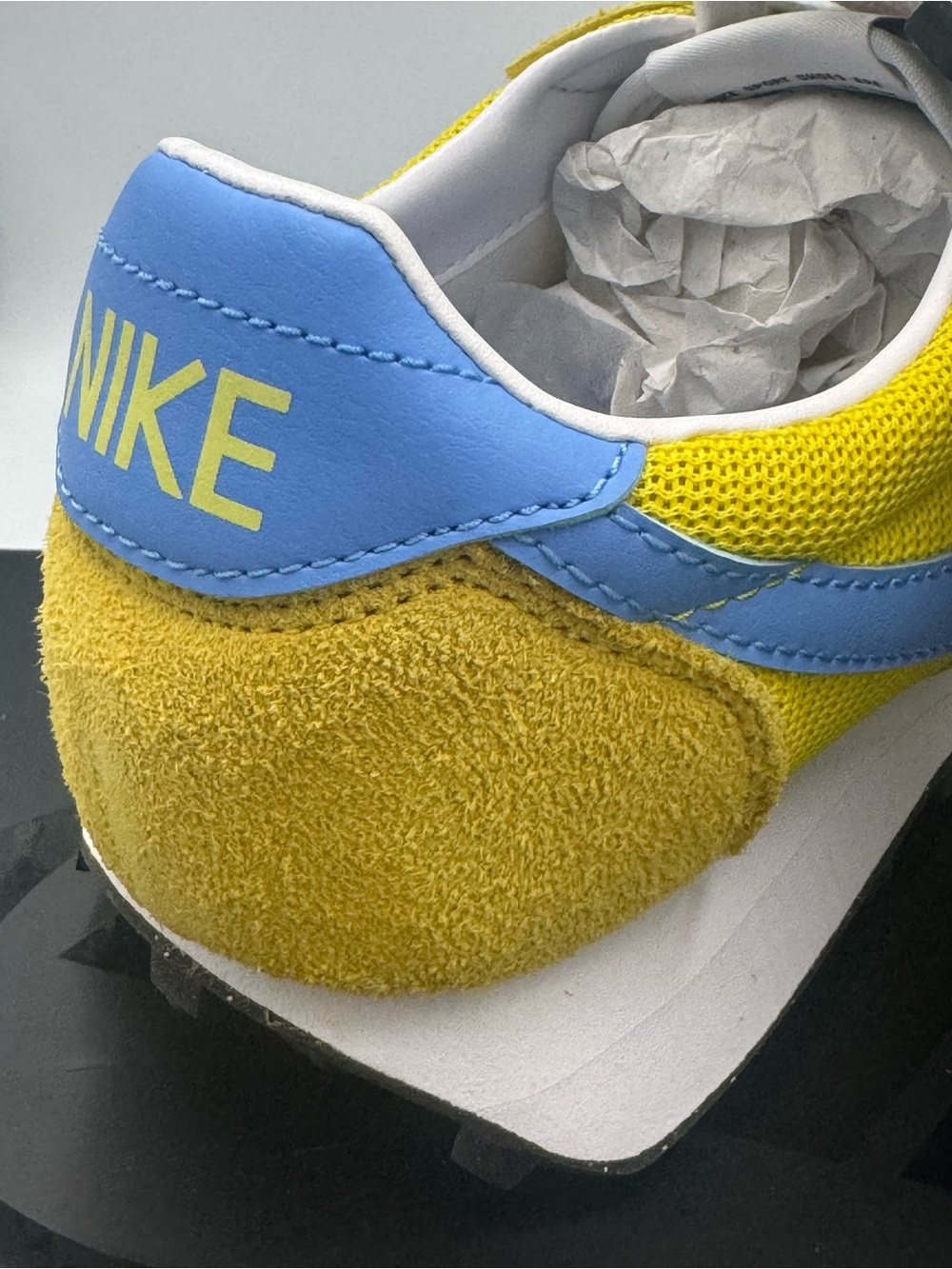 Nike LD-1000 Women’s 9.5 Lightning Yellow University Blue HF3227-700 NIB - Picture 13 of 13